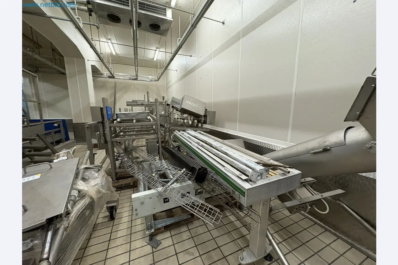 Meat and poultry processing machinery and equipment
-4
