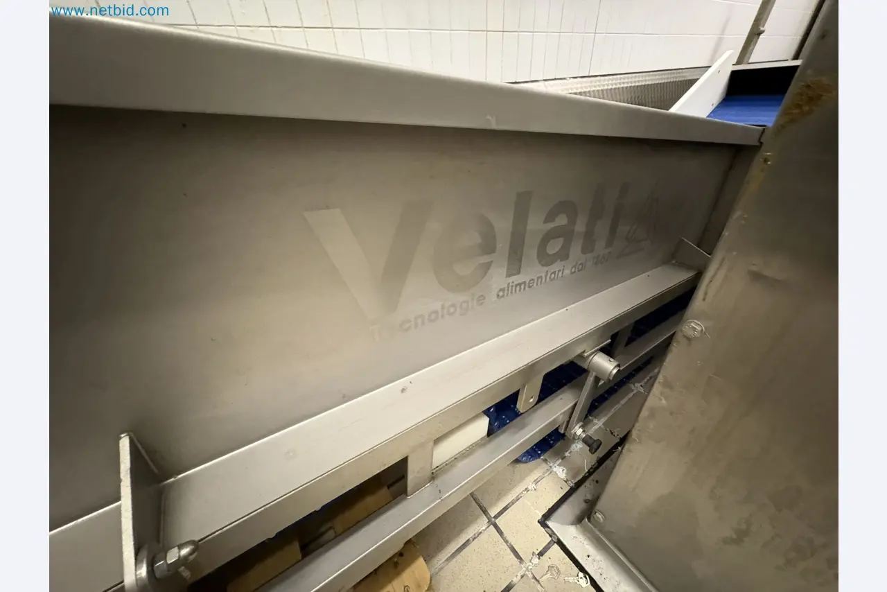 Meat and poultry processing machinery and equipment
-4