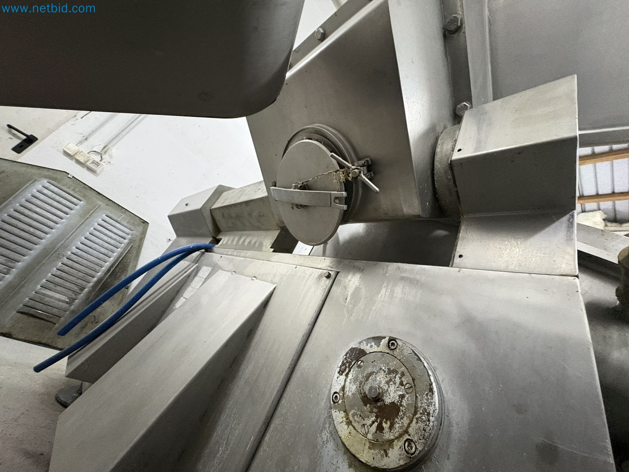 Meat and poultry processing machinery and equipment
-2