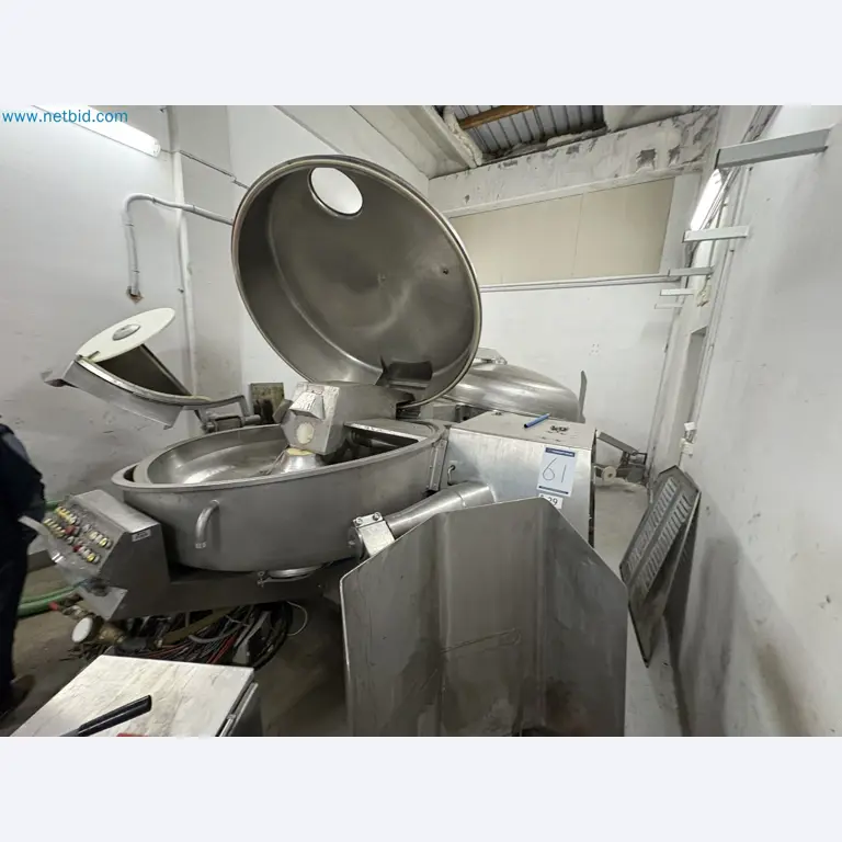 Meat and poultry processing machinery and equipment
-1