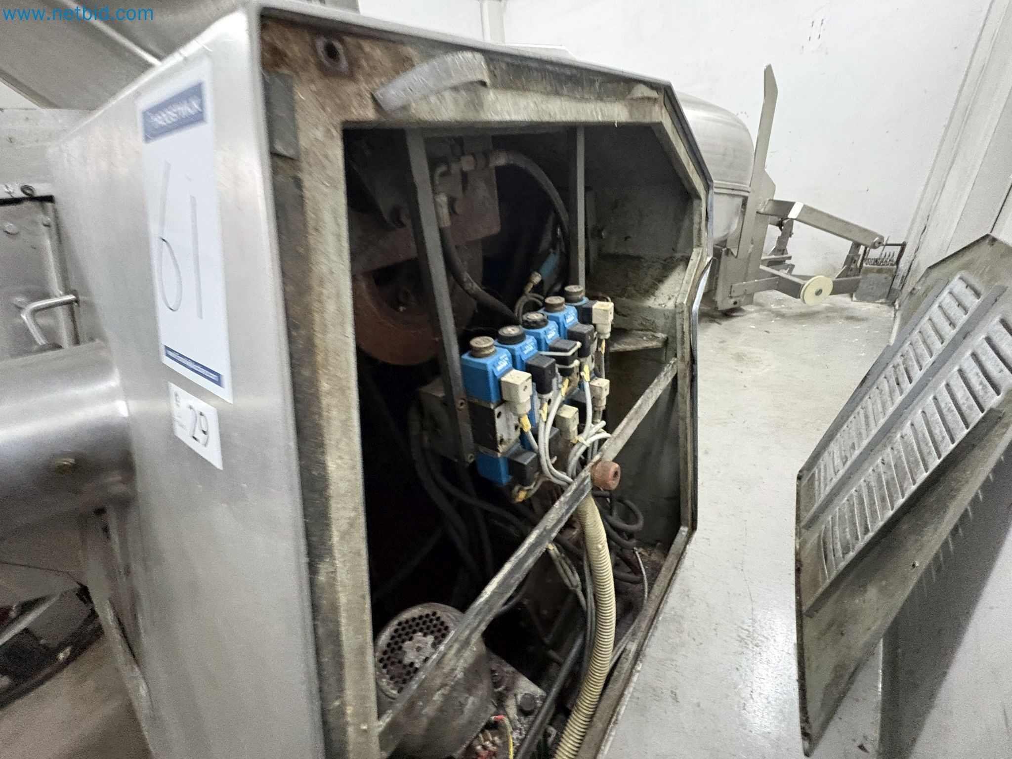 Meat and poultry processing machinery and equipment
-3