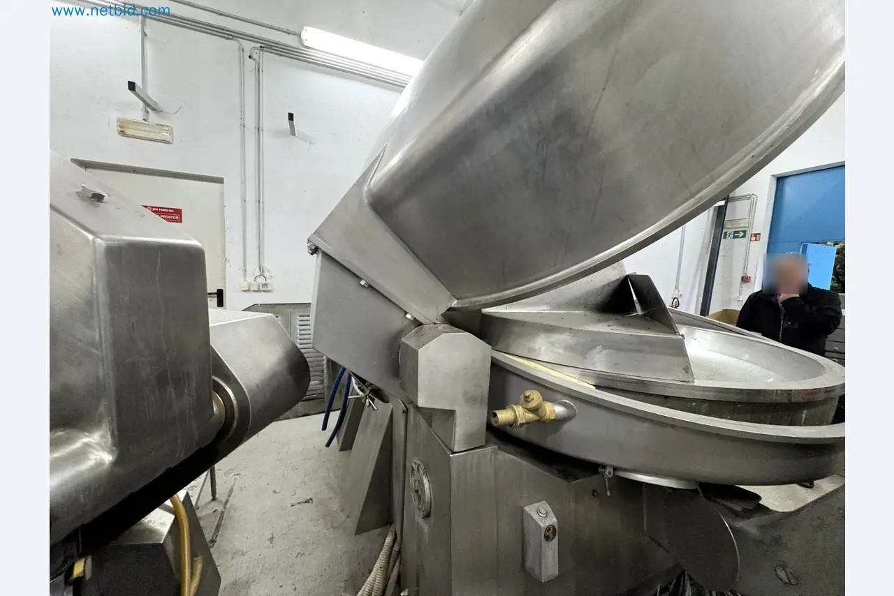 Meat and poultry processing machinery and equipment
-9