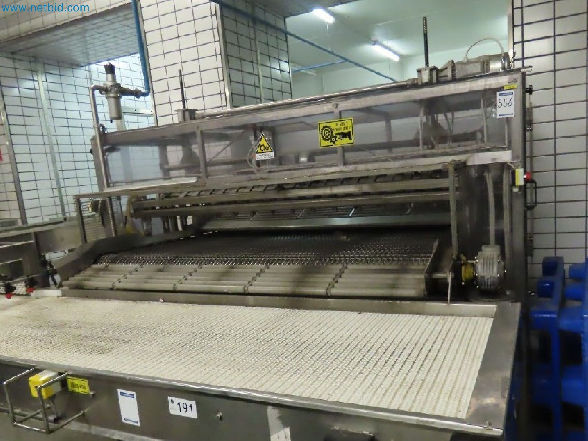 Meat and poultry processing machinery and equipment
-15