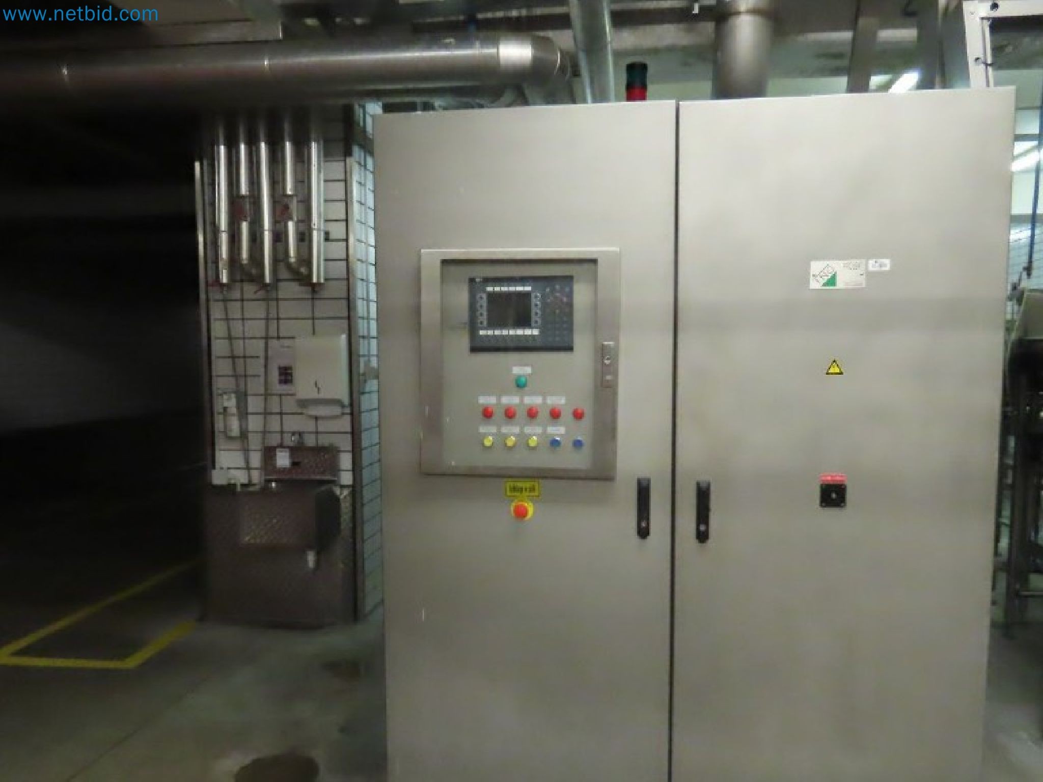 Meat and poultry processing machinery and equipment
-16