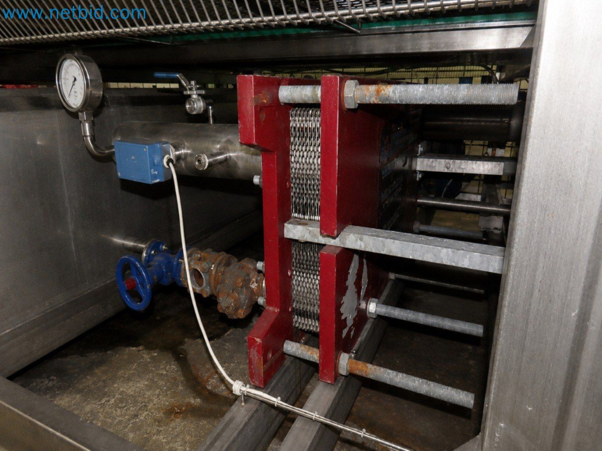 Meat and poultry processing machinery and equipment
-9
