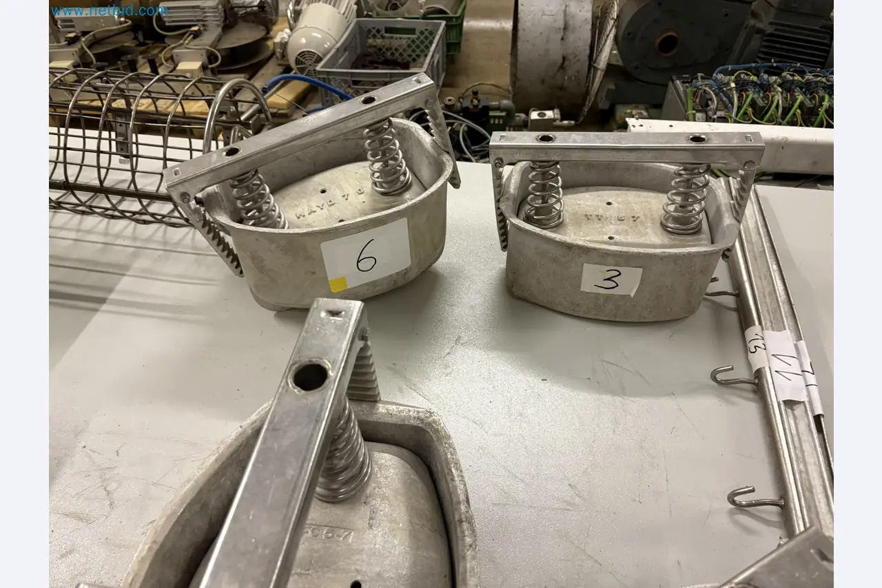 Meat and poultry processing machinery and equipment
-2