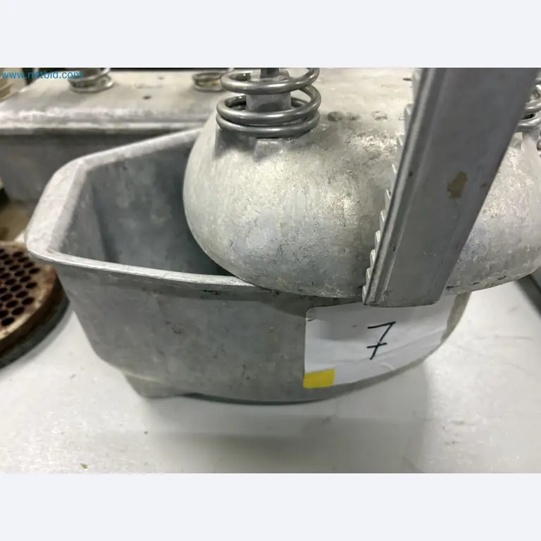 Meat and poultry processing machinery and equipment
-6