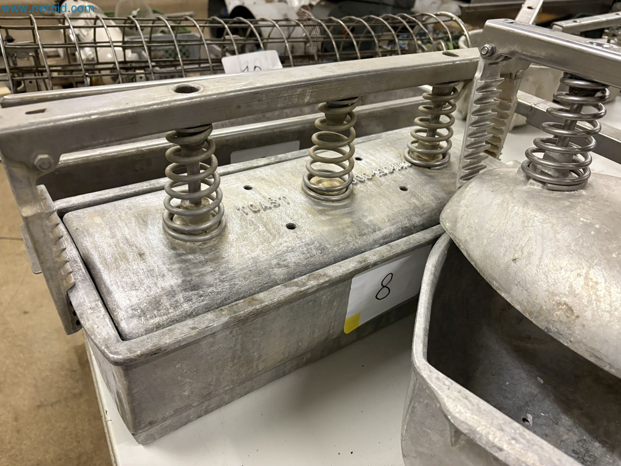Meat and poultry processing machinery and equipment
-7