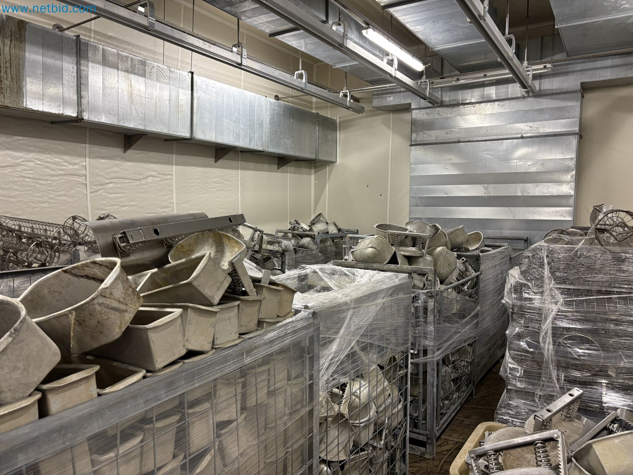 Meat and poultry processing machinery and equipment
-9