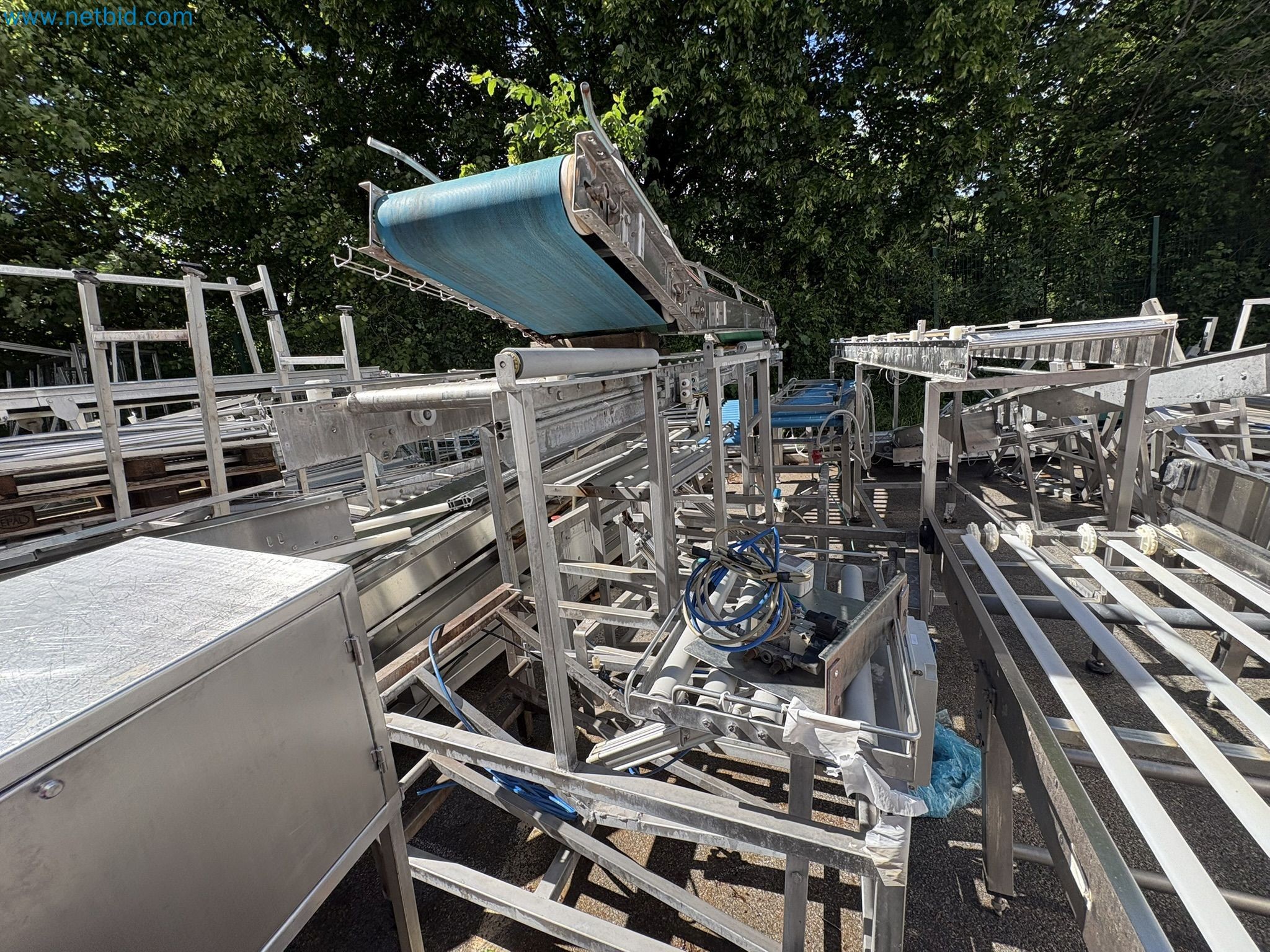 Meat and poultry processing machinery and equipment
-1