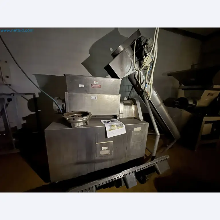 Meat and poultry processing machinery and equipment
-1
