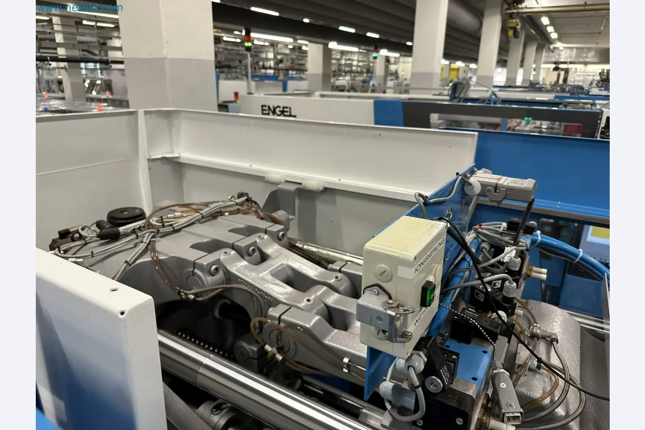 Vstřikovací lisy a 3D souřadnicové měřicí stroje-3