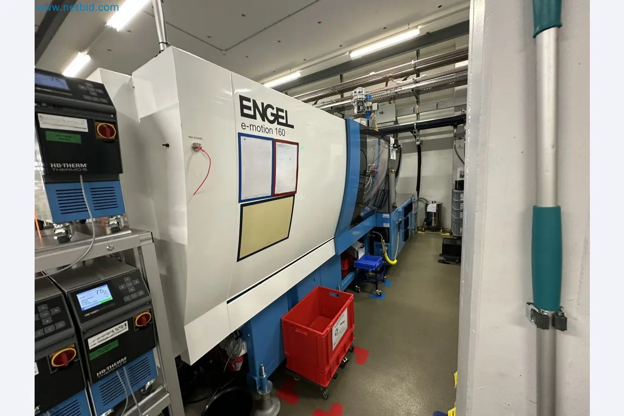 Injection molding machines and 3-D coordinate measuring machines-1