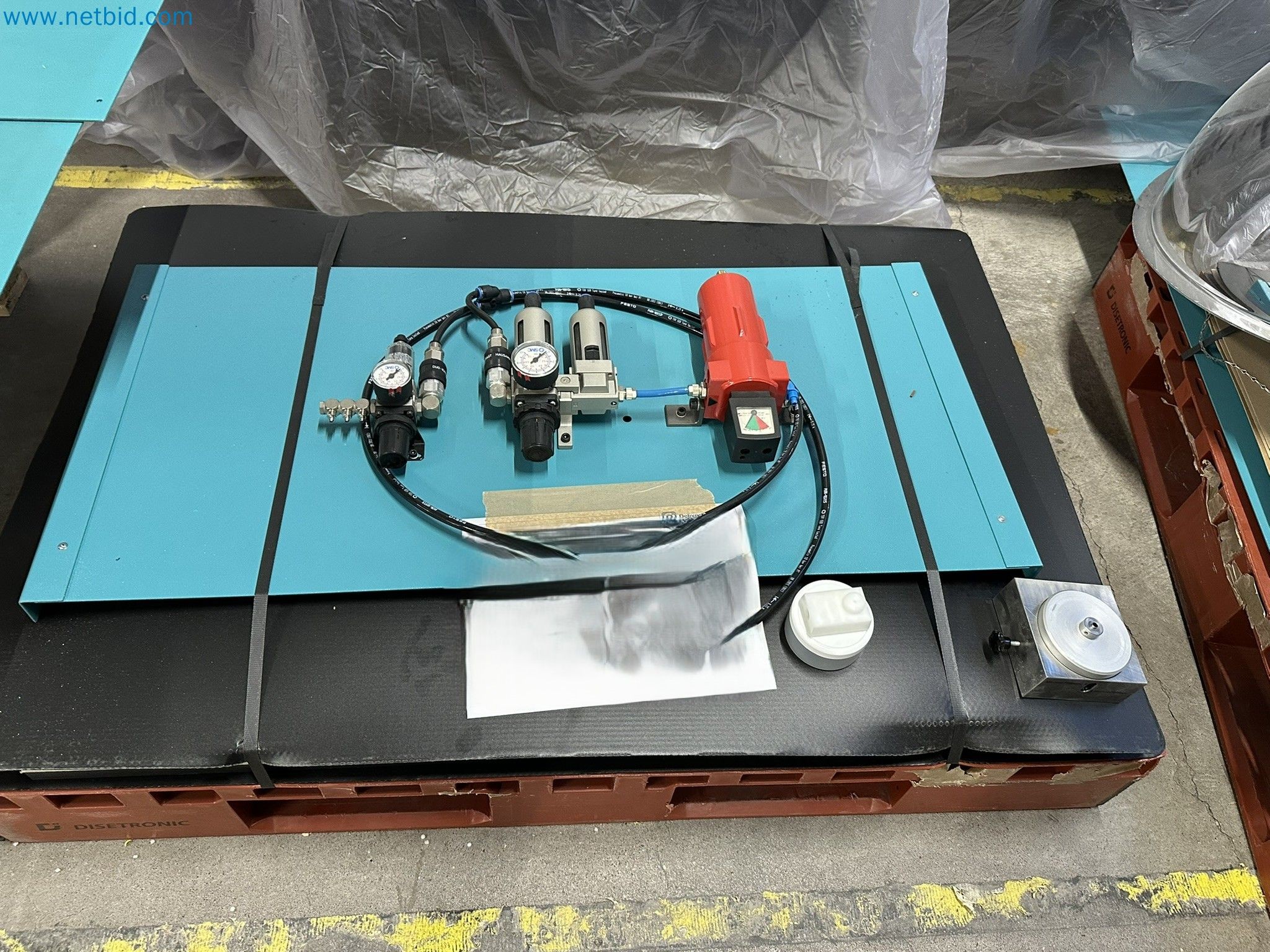 Vstřikovací lisy a 3D souřadnicové měřicí stroje-14