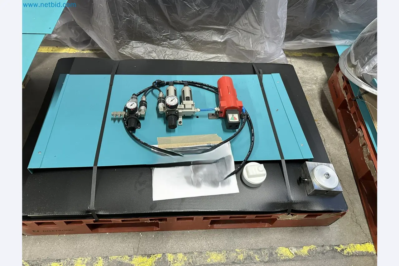 Vstřikovací lisy a 3D souřadnicové měřicí stroje-14