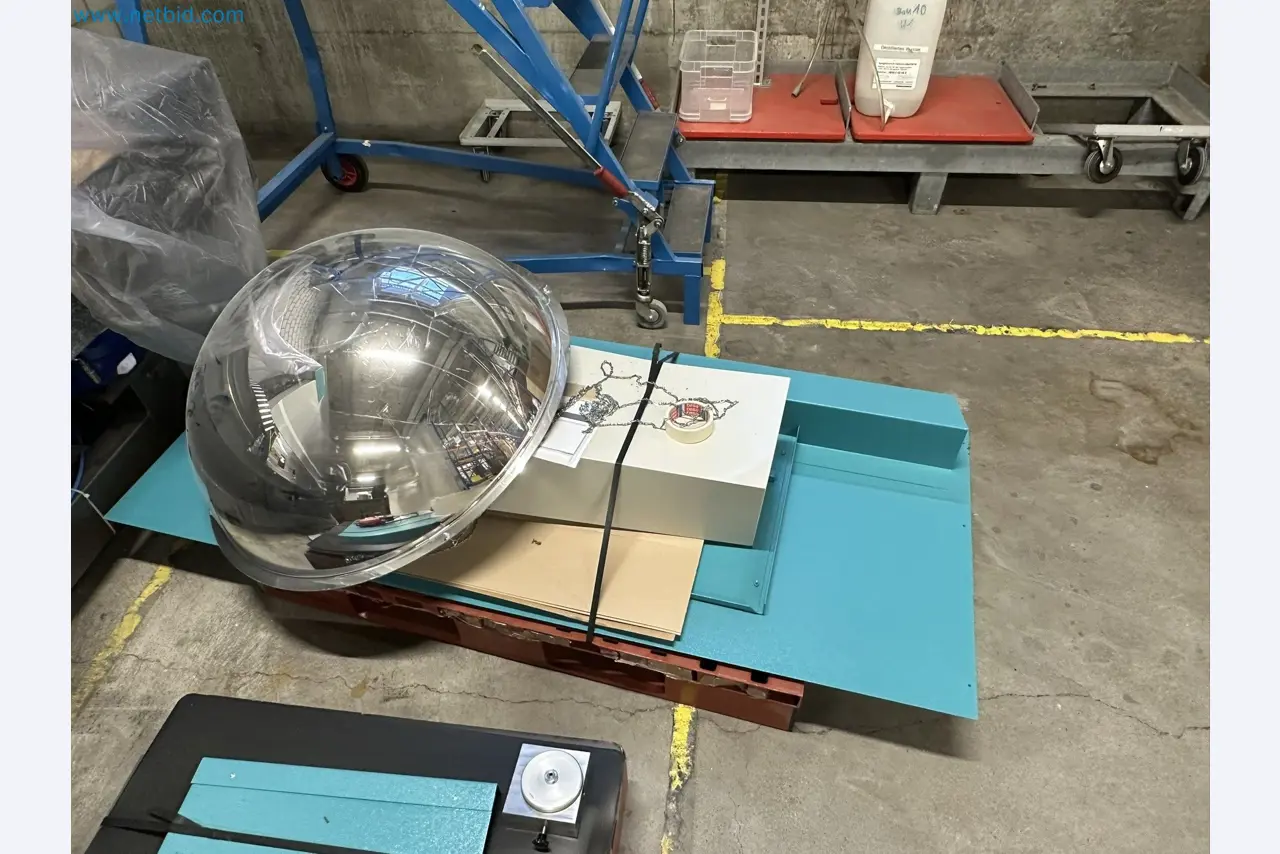 Vstřikovací lisy a 3D souřadnicové měřicí stroje-17