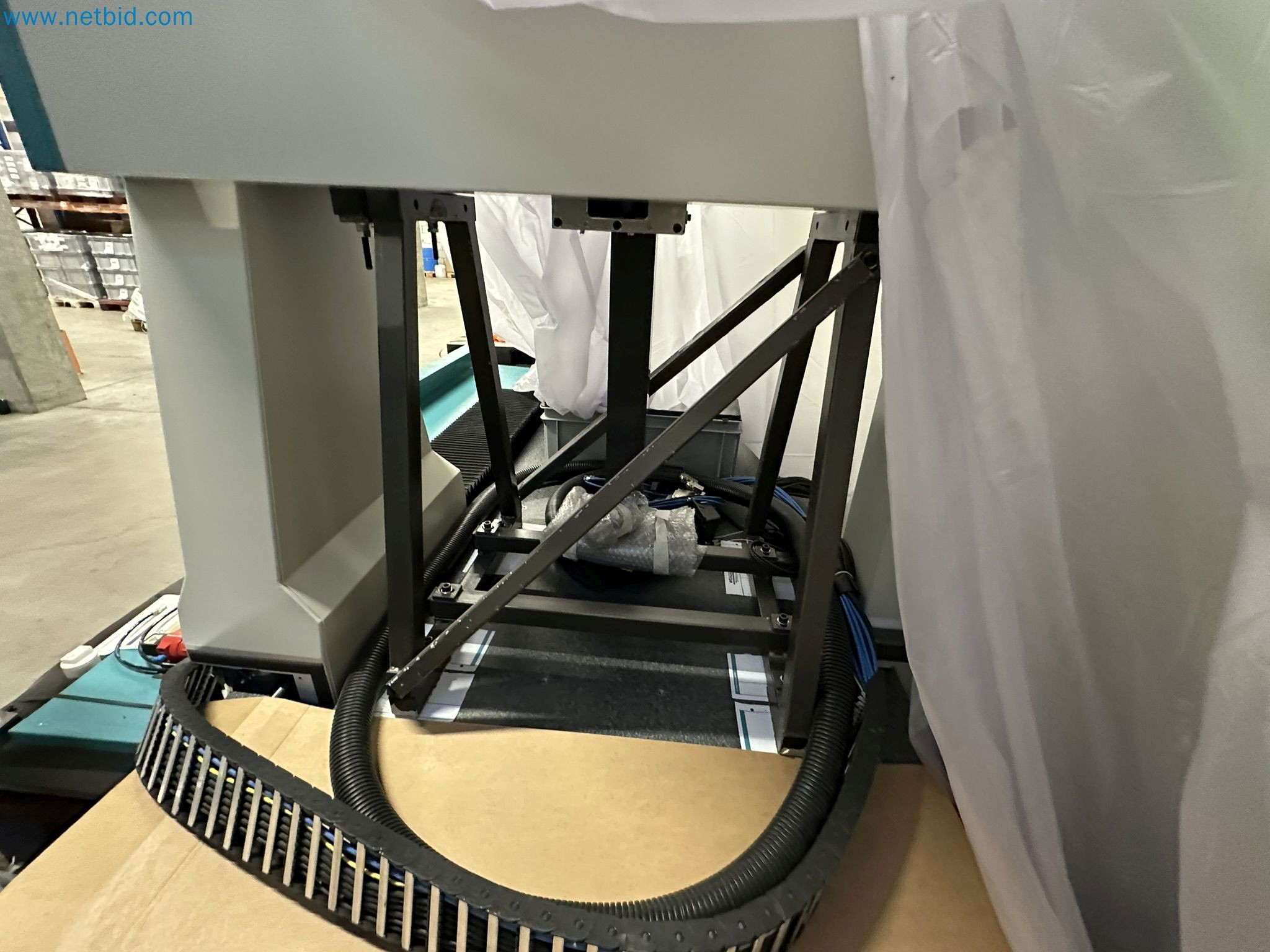Vstřikovací lisy a 3D souřadnicové měřicí stroje-21