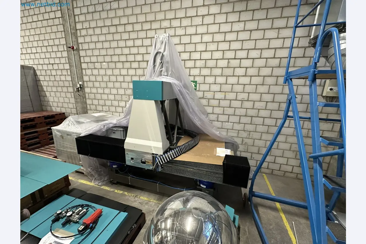 Vstřikovací lisy a 3D souřadnicové měřicí stroje-2