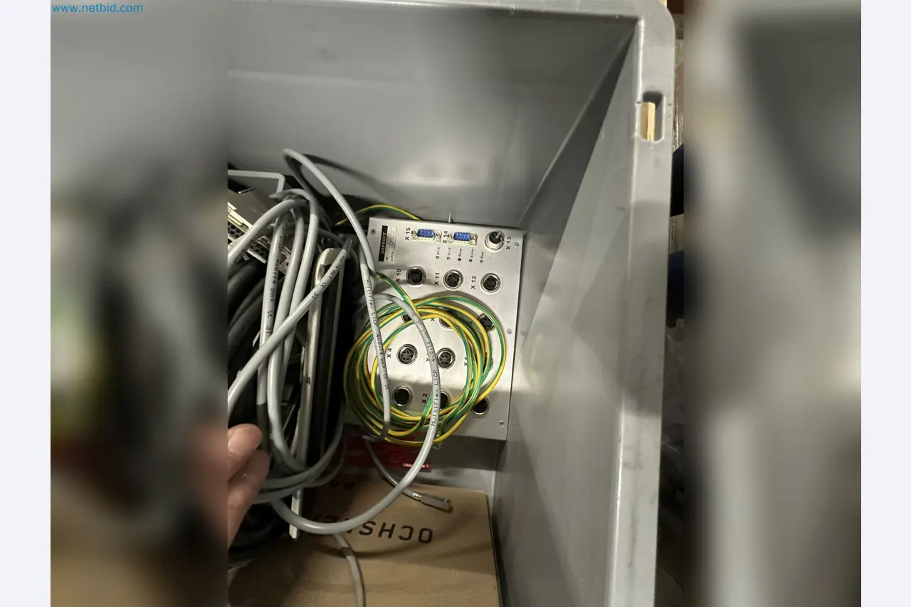 Vstřikovací lisy a 3D souřadnicové měřicí stroje-6