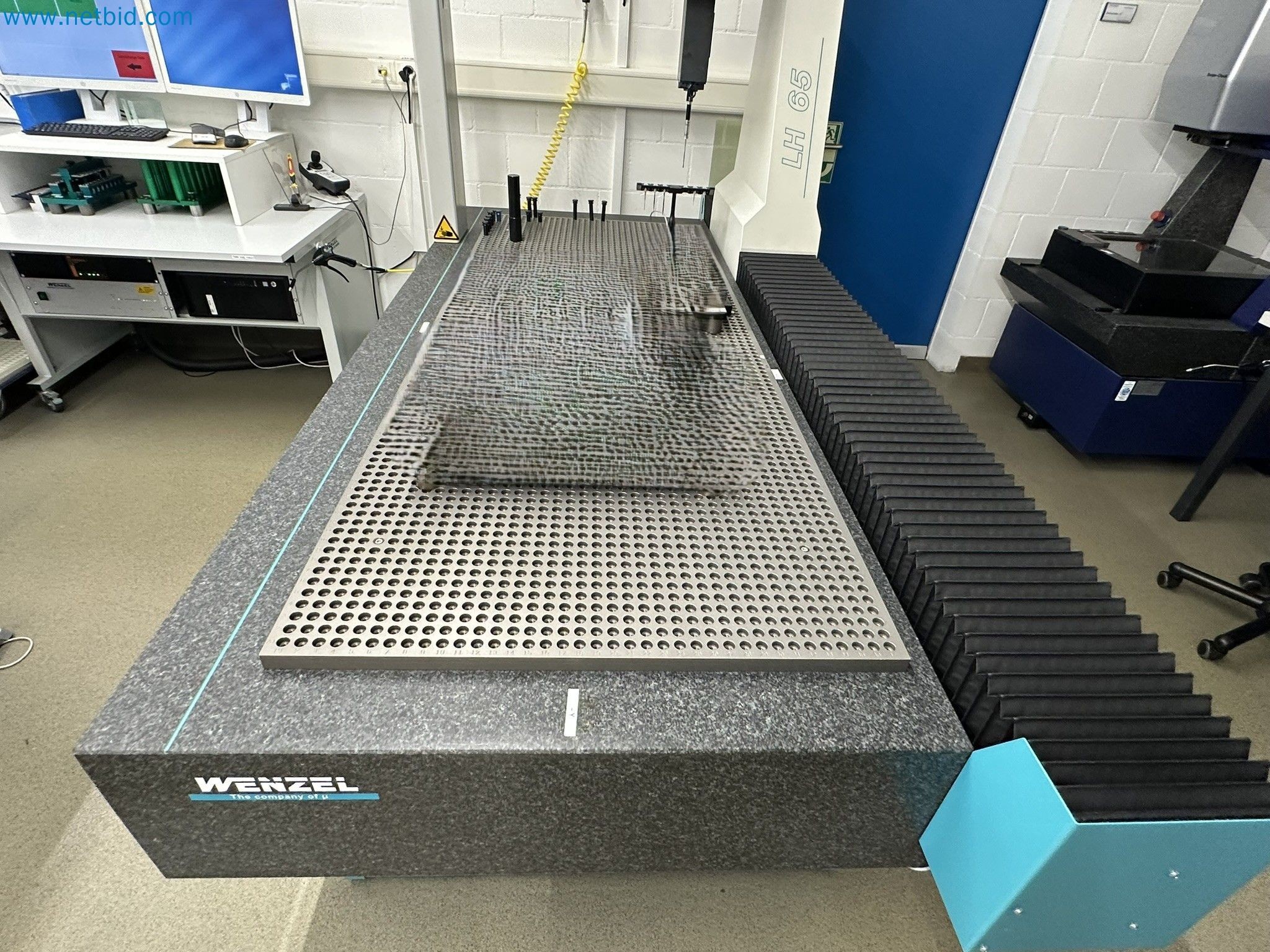 Vstřikovací lisy a 3D souřadnicové měřicí stroje-4