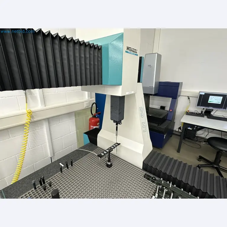 Vstřikovací lisy a 3D souřadnicové měřicí stroje-5