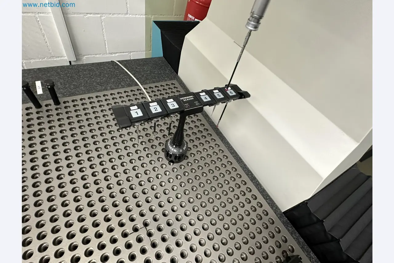 Vstřikovací lisy a 3D souřadnicové měřicí stroje-6