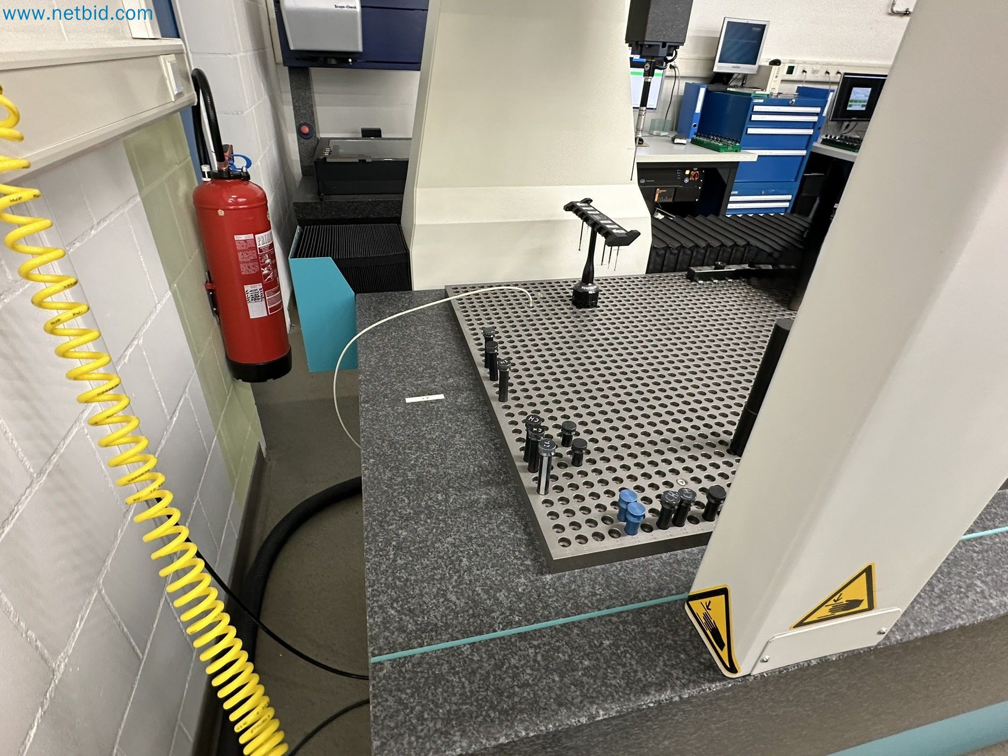 Vstřikovací lisy a 3D souřadnicové měřicí stroje-9