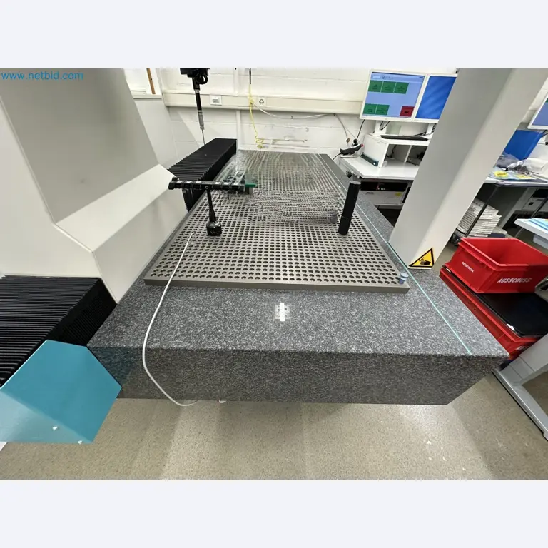 Vstřikovací lisy a 3D souřadnicové měřicí stroje-2