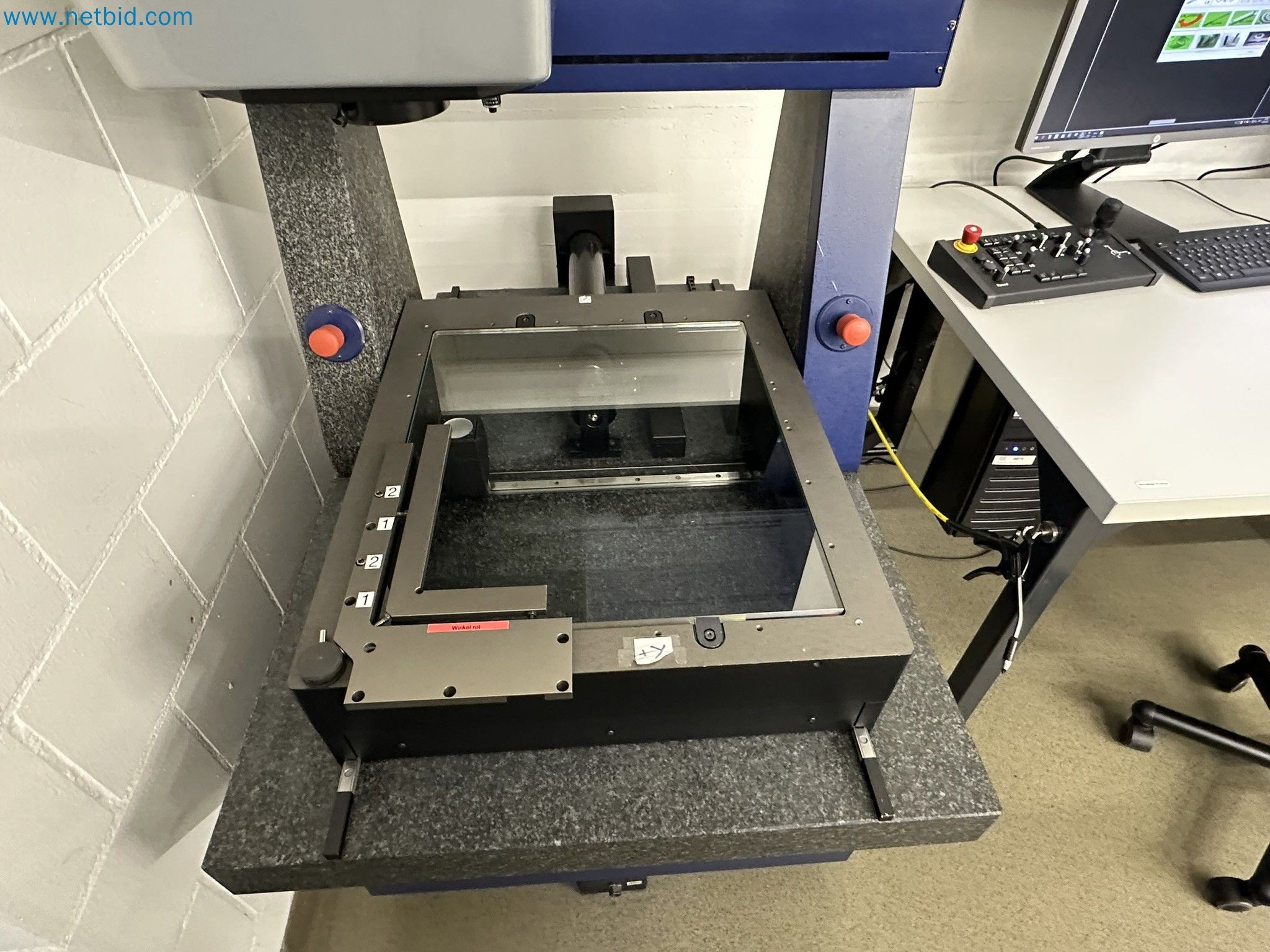 Vstřikovací lisy a 3D souřadnicové měřicí stroje-2