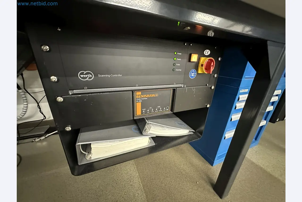 Vstřikovací lisy a 3D souřadnicové měřicí stroje-6