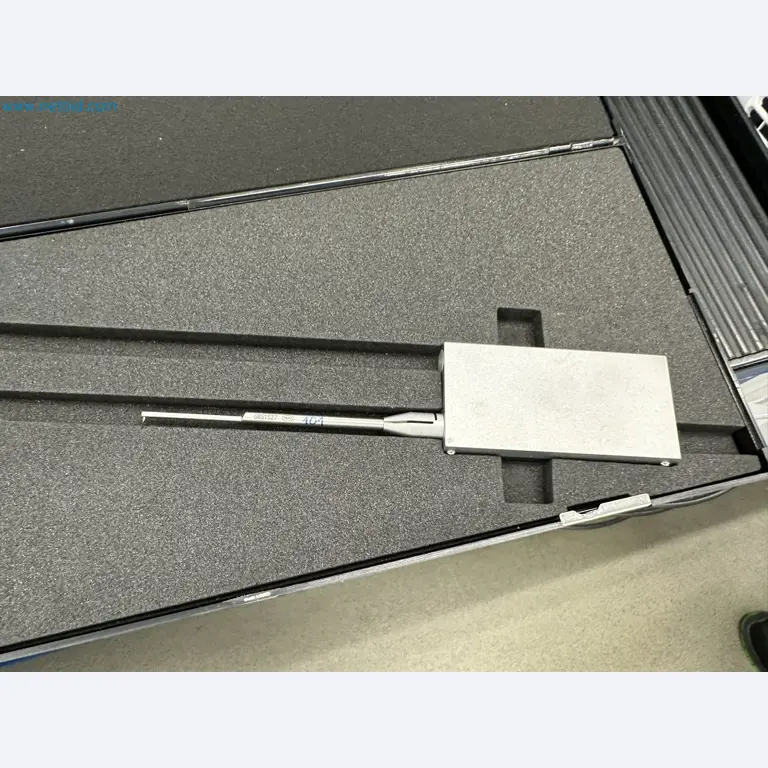 Injection molding machines and 3-D coordinate measuring machines-5