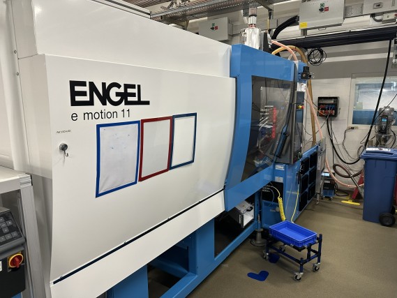 Injection molding machines and 3-D coordinate measuring machines-11