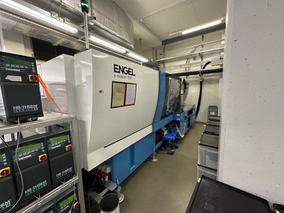 Injection molding machines and 3-D coordinate measuring machines-4