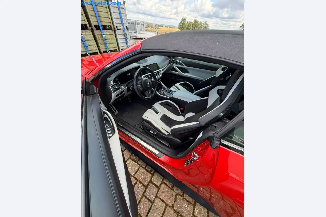 4 Fahrzeuge und ein Kompaktbagger-16