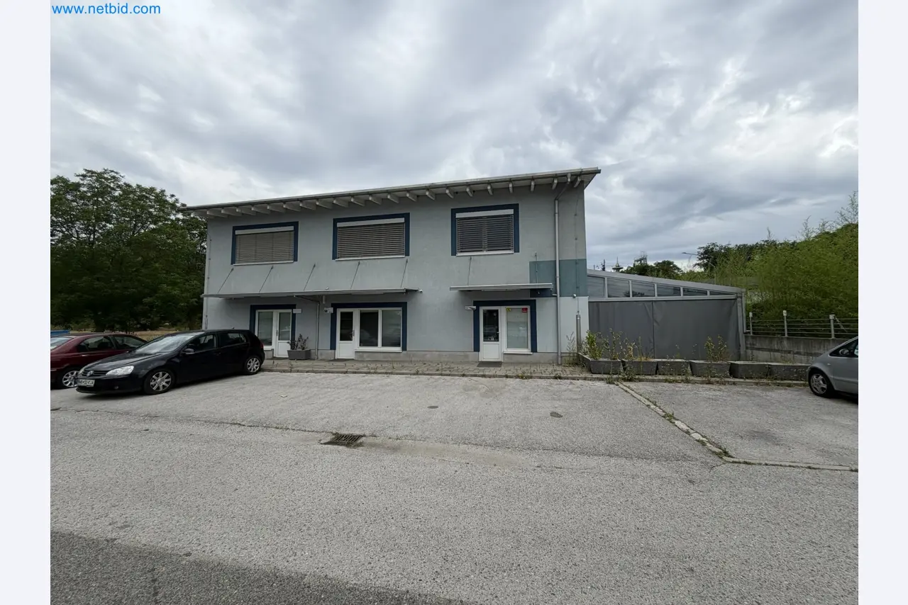 Property with commercial building, restaurant, and garage /
Online auction with incremental reduction of the starting price-12