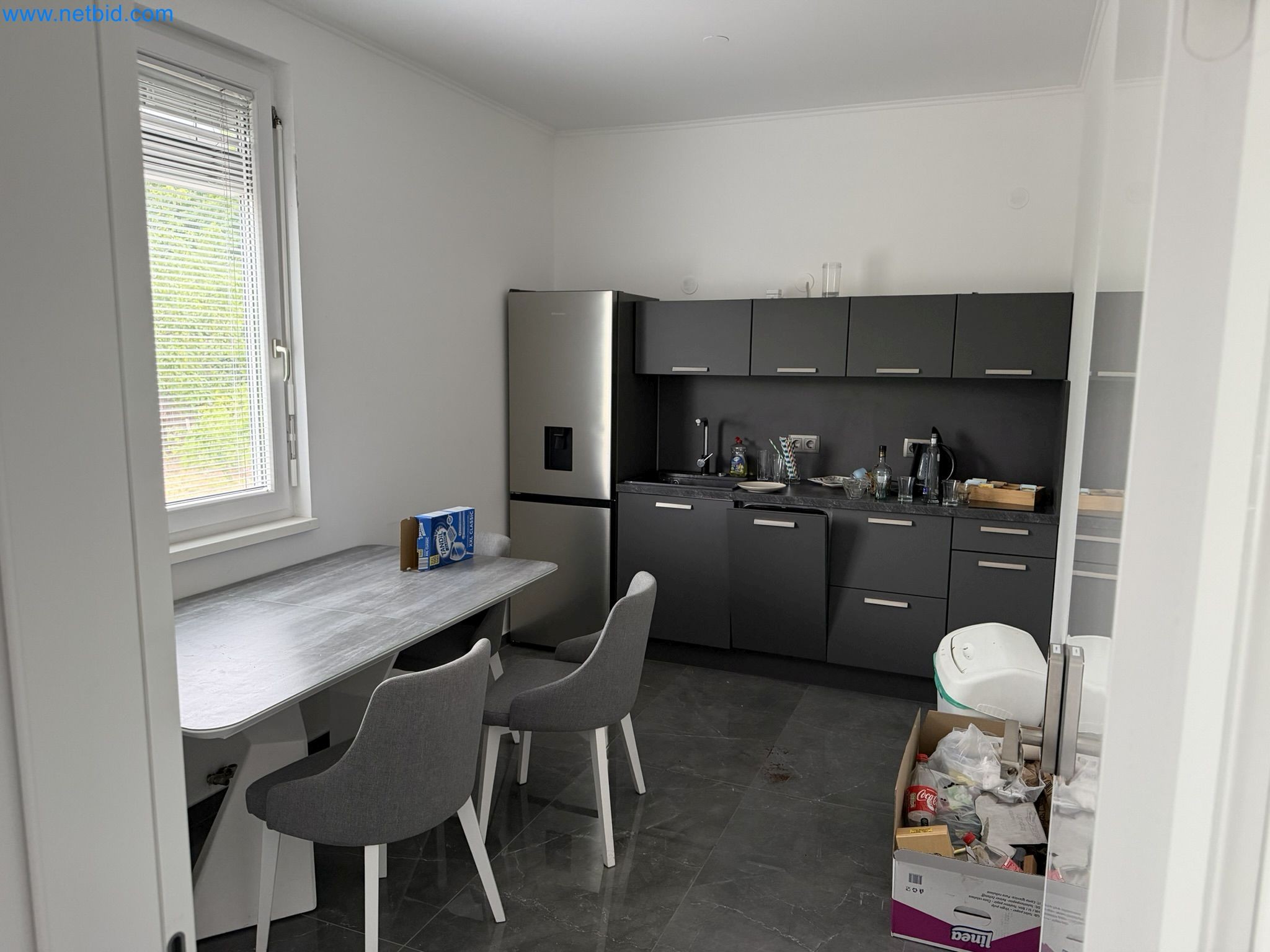 Property with commercial building, restaurant, and garage /
Online auction with incremental reduction of the starting price-13