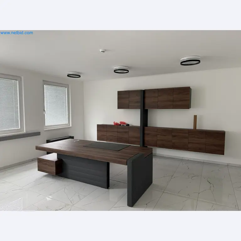 Property with commercial building, restaurant, and garage /
Online auction with incremental reduction of the starting price-17