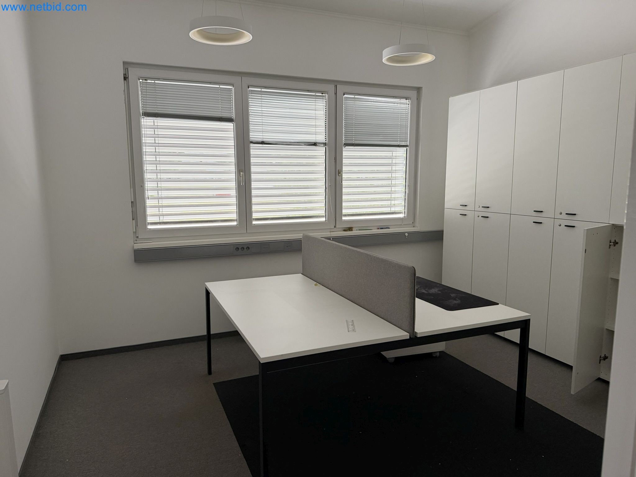 Property with commercial building, restaurant, and garage /
Online auction with incremental reduction of the starting price-19