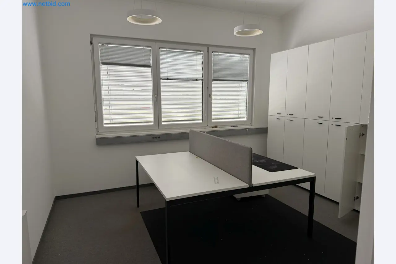 Property with commercial building, restaurant, and garage /
Online auction with incremental reduction of the starting price-19