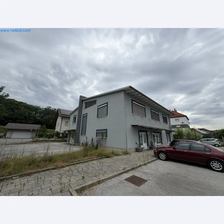 Property with commercial building, restaurant, and garage /
Online auction with incremental reduction of the starting price-23