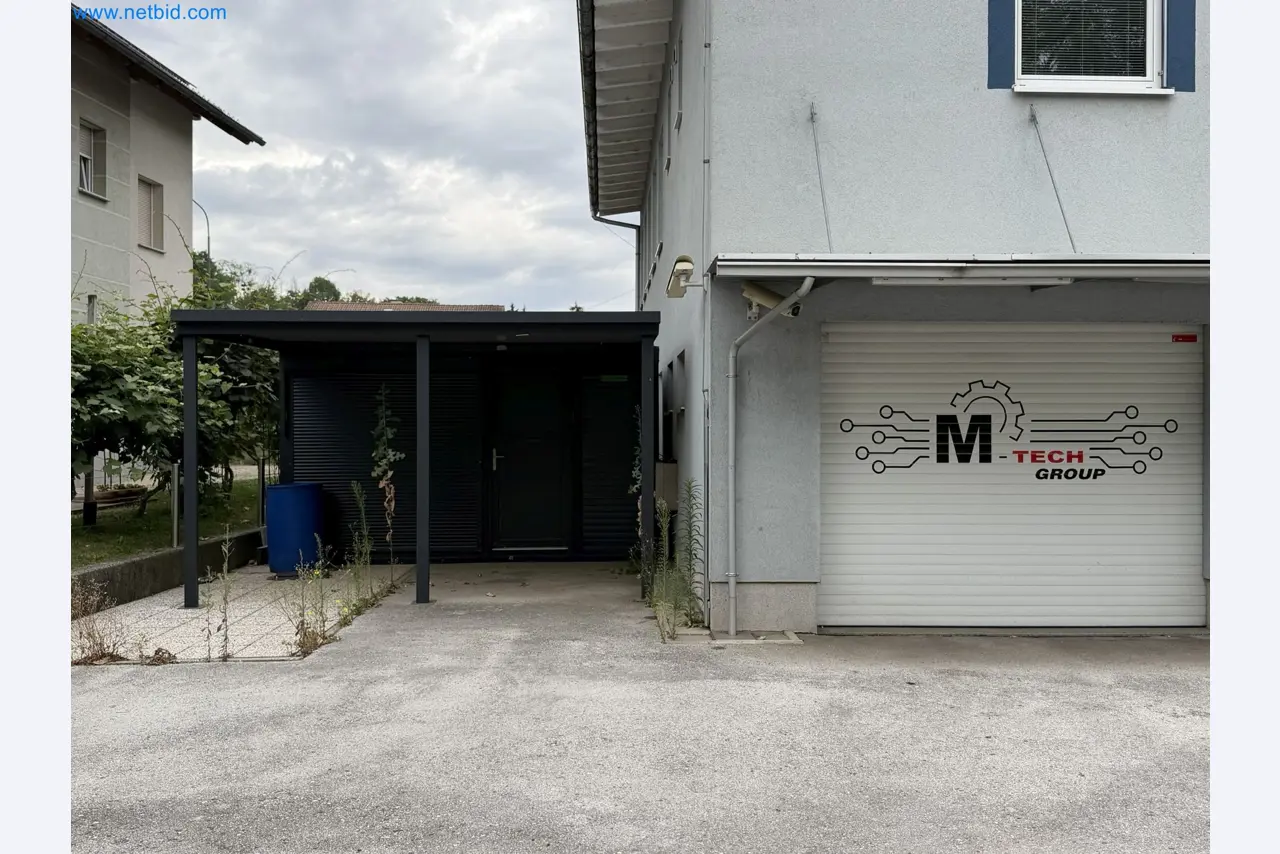 Property with commercial building, restaurant, and garage /
Online auction with incremental reduction of the starting price-25