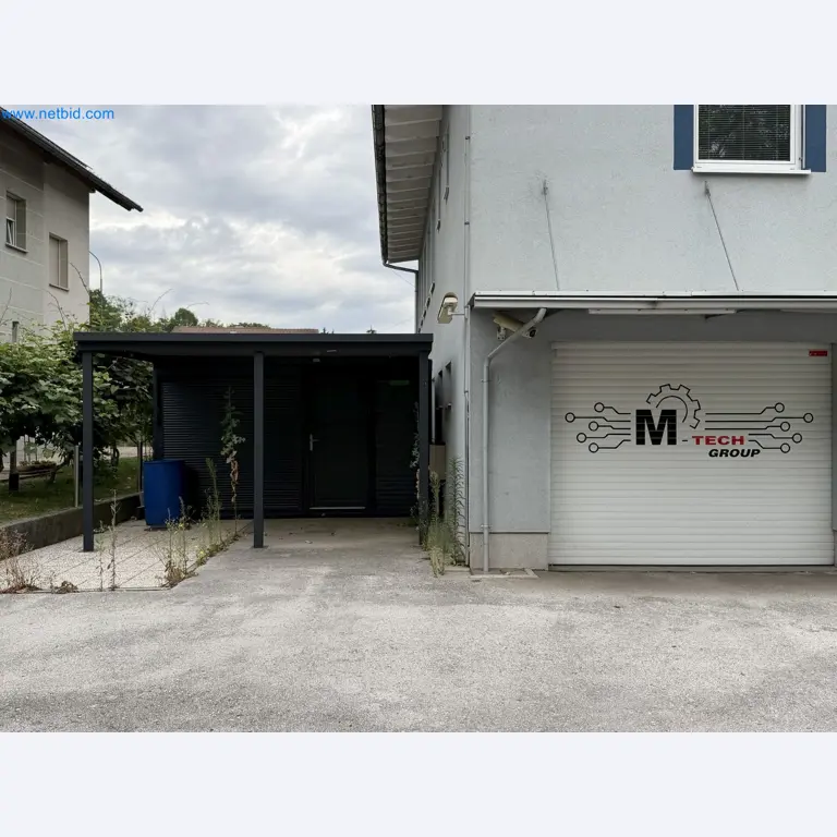 Property with commercial building, restaurant, and garage /
Online auction with incremental reduction of the starting price-25