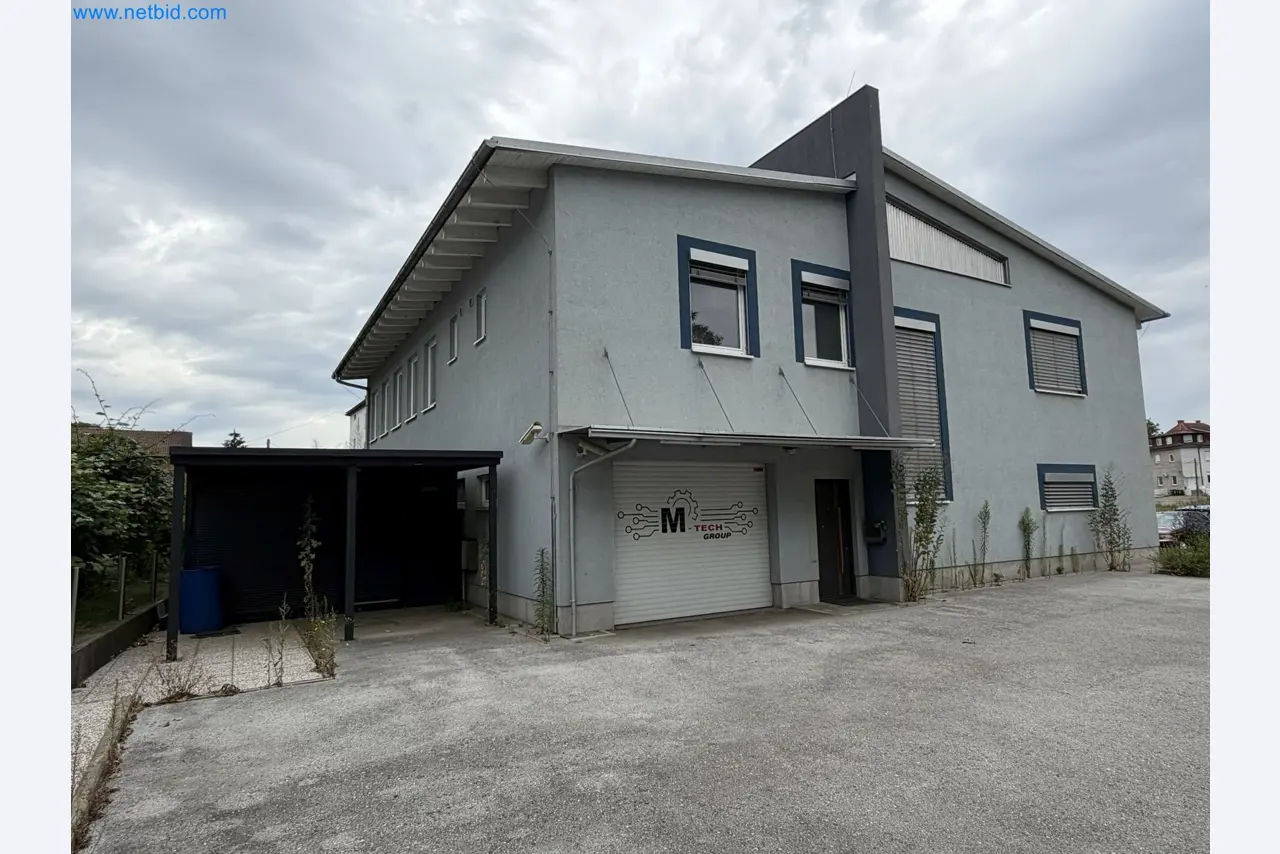 Property with commercial building, restaurant, and garage /
Online auction with incremental reduction of the starting price-26