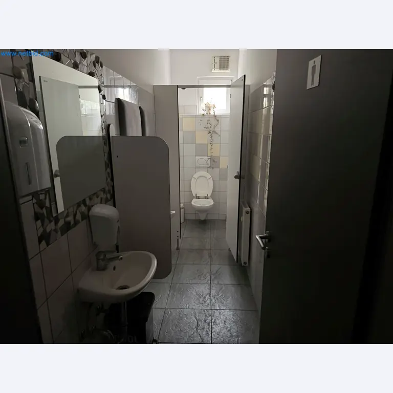 Property with commercial building, restaurant, and garage /
Online auction with incremental reduction of the starting price-29