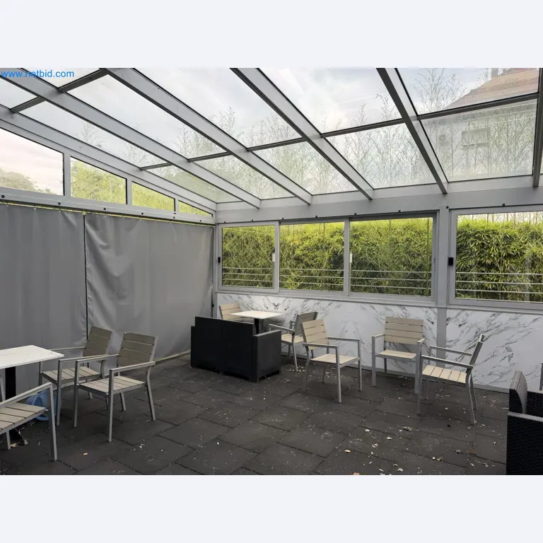 Property with commercial building, restaurant, and garage /
Online auction with incremental reduction of the starting price-3