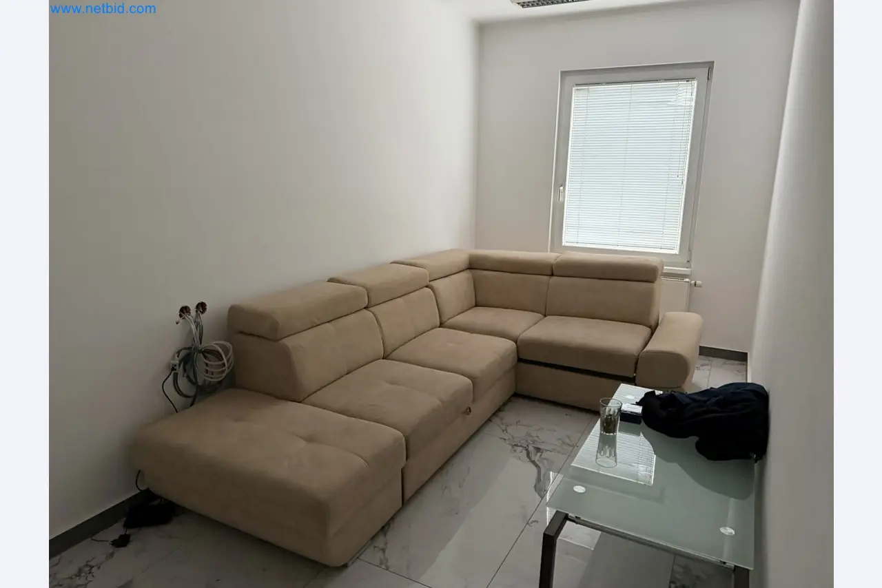 Property with commercial building, restaurant, and garage /
Online auction with incremental reduction of the starting price-5