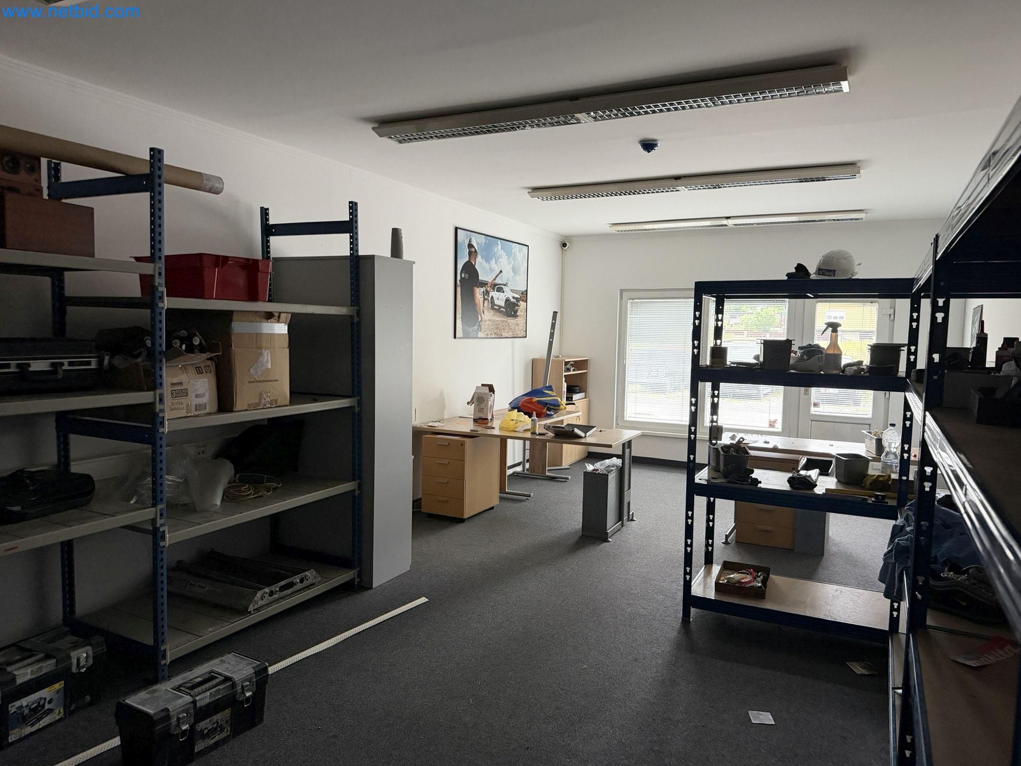 Property with commercial building, restaurant, and garage /
Online auction with incremental reduction of the starting price-6