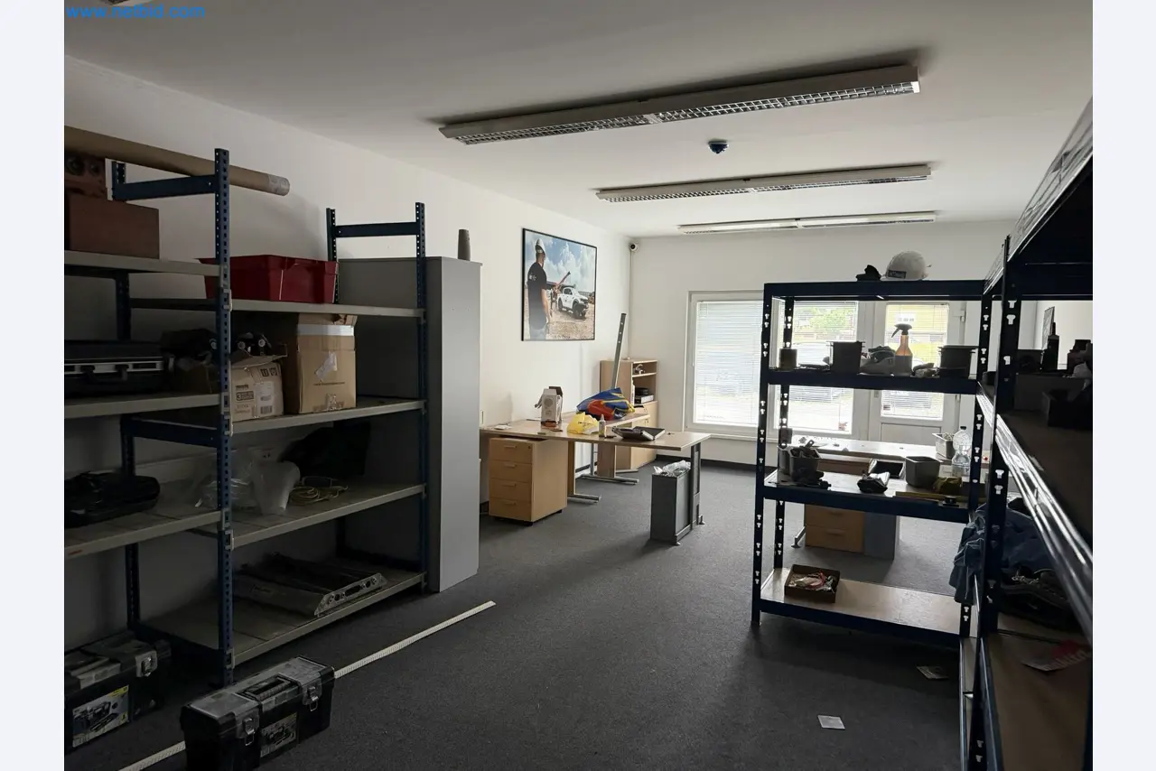 Property with commercial building, restaurant, and garage /
Online auction with incremental reduction of the starting price-6