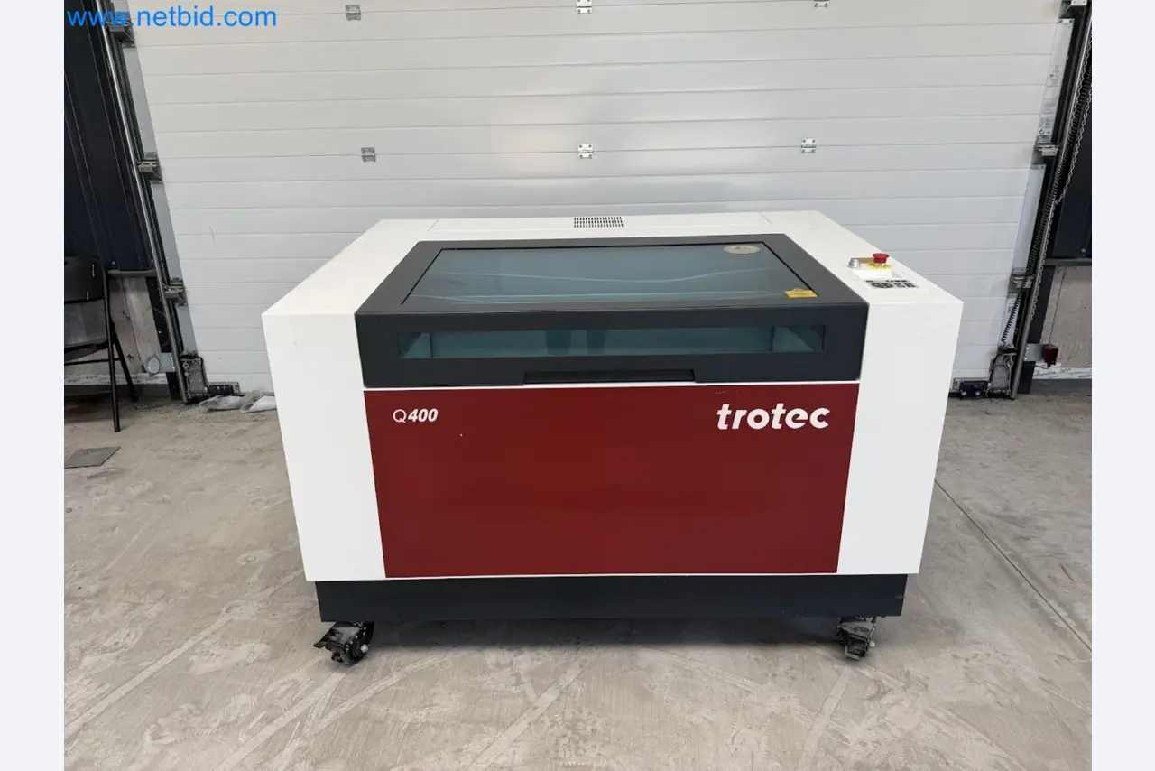Laser engraving machine for use in the promotional products industry, the automotive industry, mechanical engineering, and personalization-13