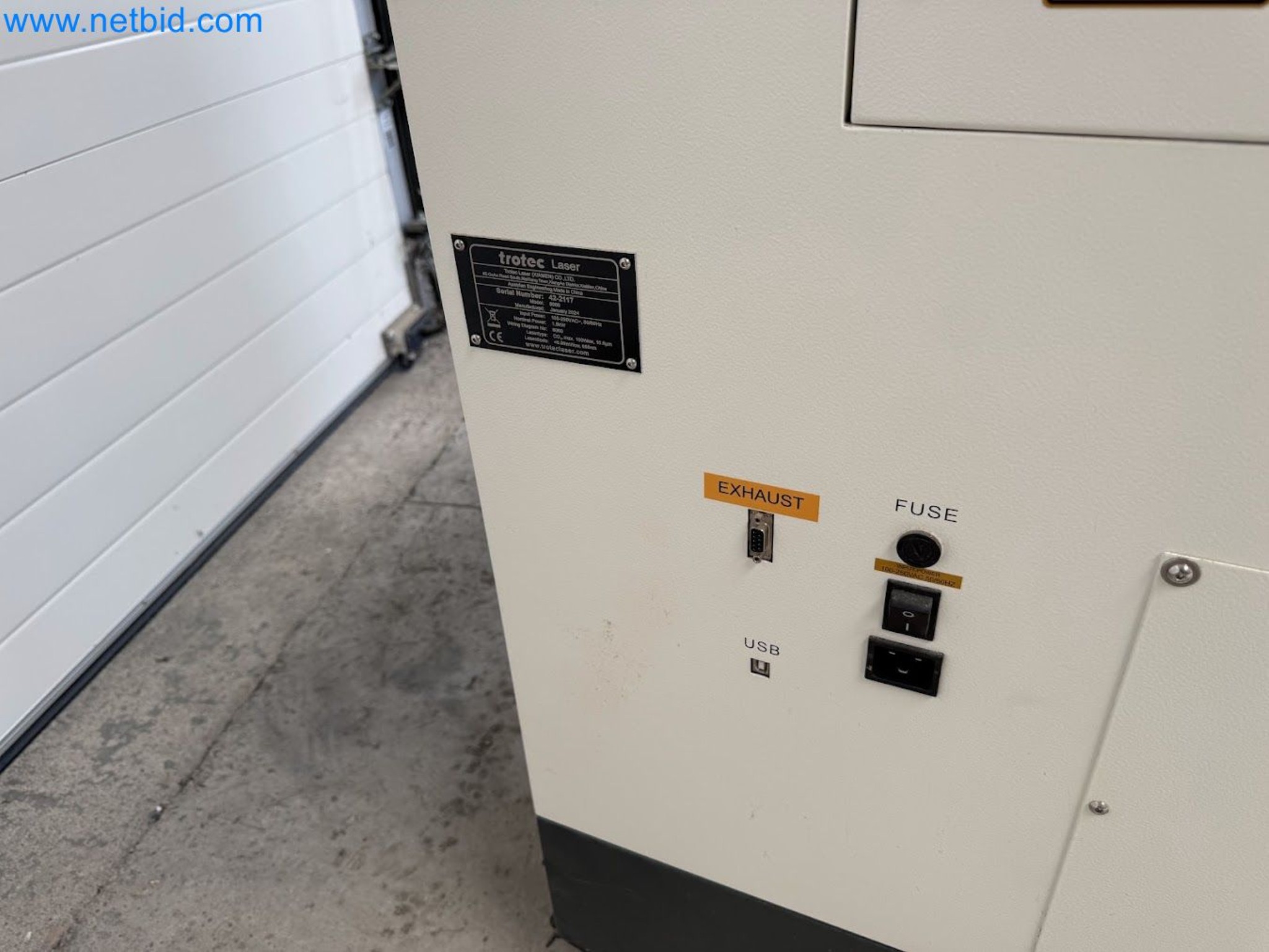 Laser engraving machine for use in the promotional products industry, the automotive industry, mechanical engineering, and personalization-16